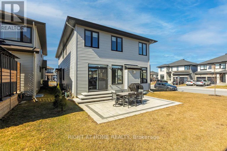 28163339/4511-kelly-farm-drive/blossom-parkkemp-parkfindlay-creek/ottawa/ontario/K1X0E7_47