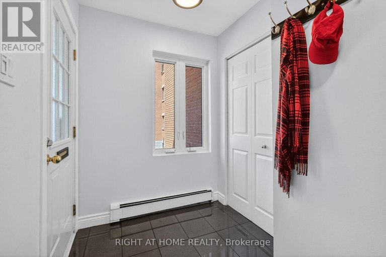 29676442/43-crispin-private/manor-park/ottawa/ontario/K1K2T7_2