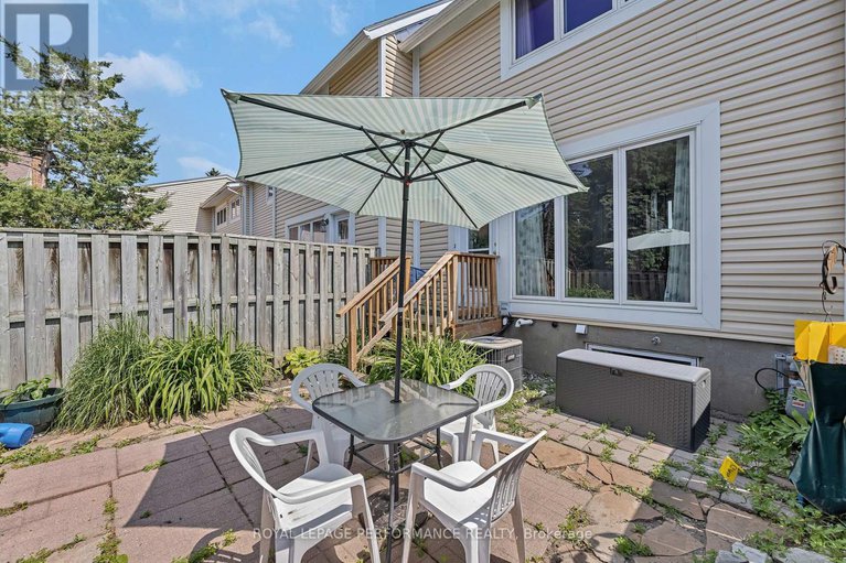 28482363/302-salter-crescent/beaverbrook/ottawa/ontario/K2K1Z3_28