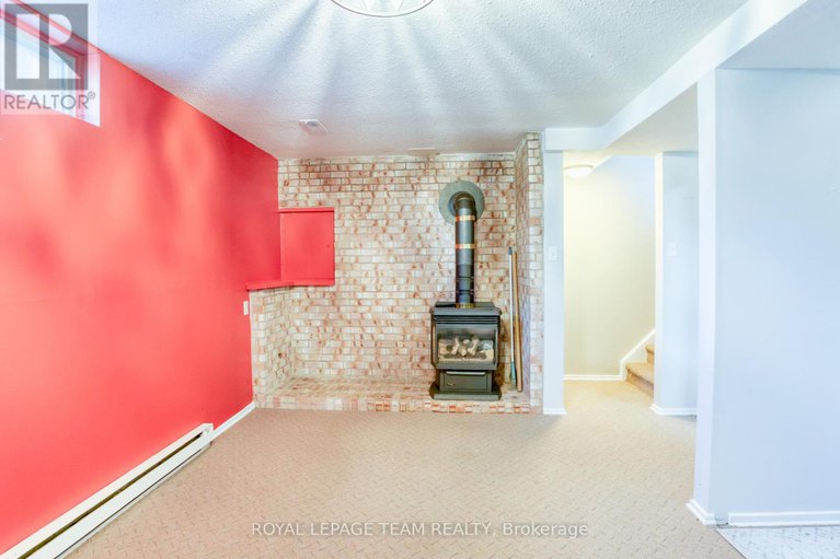 28595123/1094-grenoble-crescent/orleans-wood/ottawa/ontario/K1C2C6_24