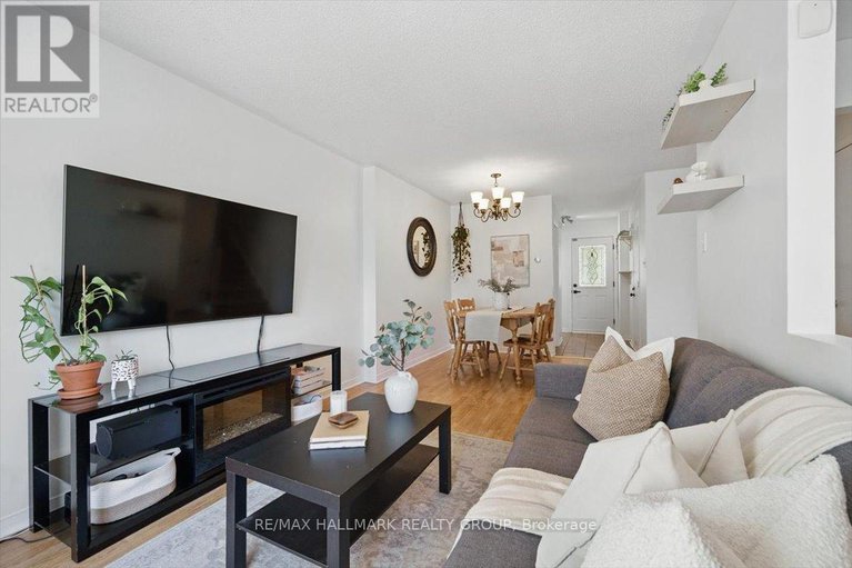 28376858/2083-sacramento-drive/fallingbrookgardenway-south/ottawa/ontario/K4A3L2_9