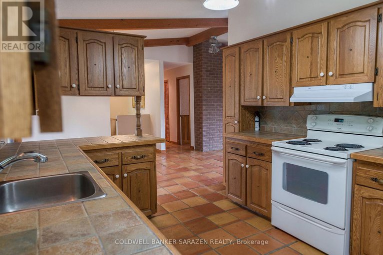 28462570/7-robinson-street/mcnabbraeside-twps/mcnabbraeside/ontario/K7S3M4_8