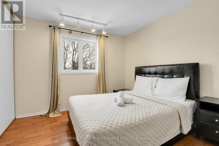 29213951/1646-sunview-drive/orleanssunridge/ottawa/ontario/K1C5C5_16