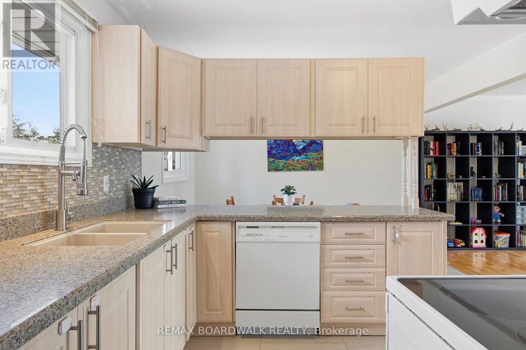 29355191/1381-matheson-road/carson-grove/ottawa/ontario/K1J8B5_16