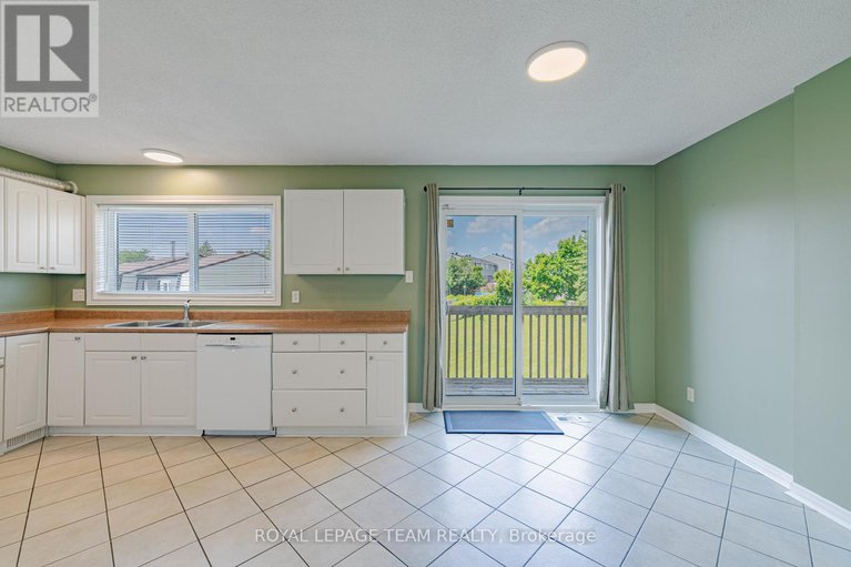 28613595/28-huntview-private/hunt-clubwestern-community/ottawa/ontario/K1V0M5_22