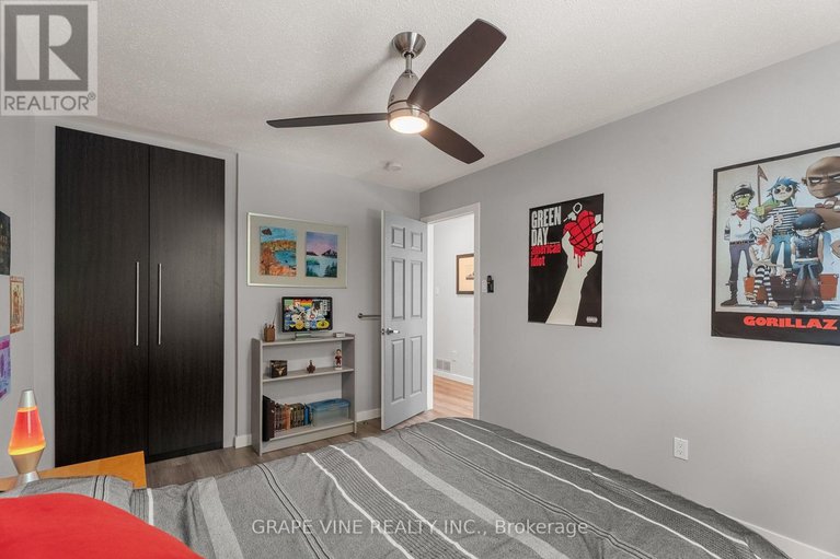 28498245/32-acklam-terrace/morgans-grantsouth-march/ottawa/ontario/K2K2H5_19