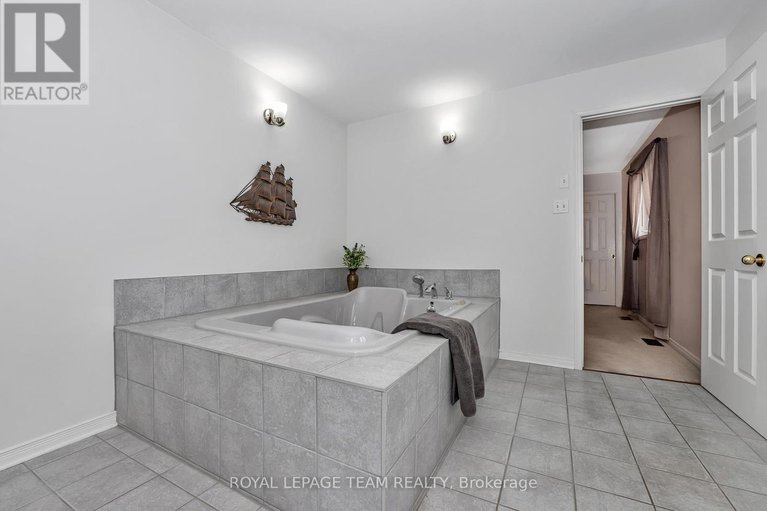 29475386/1961-manotick-station-road/osgoode-twp-north-of-reg-rd-6/ottawa/ontario/K0A2W0_15