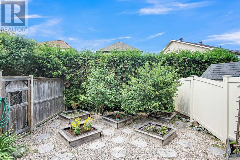 28555720/251-mojave-crescent/stittsville-north/ottawa/ontario/K2S0H6_48