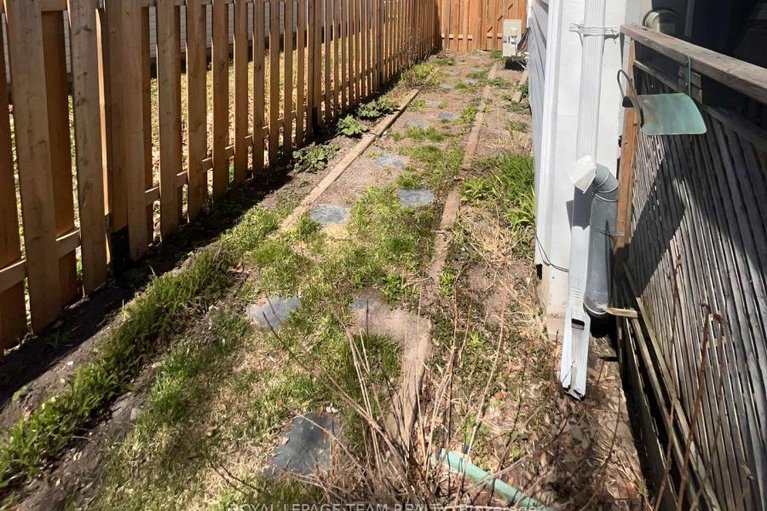 29658665/87-grady-crescent/sheahan-estatestrend-village/ottawa/ontario/K2H5S2_22