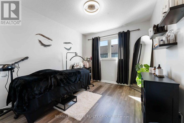 29022354/104-esterbrook-drive/mer-bleuebradley-estatesanderson-park/ottawa/ontario/K1W0A9_21