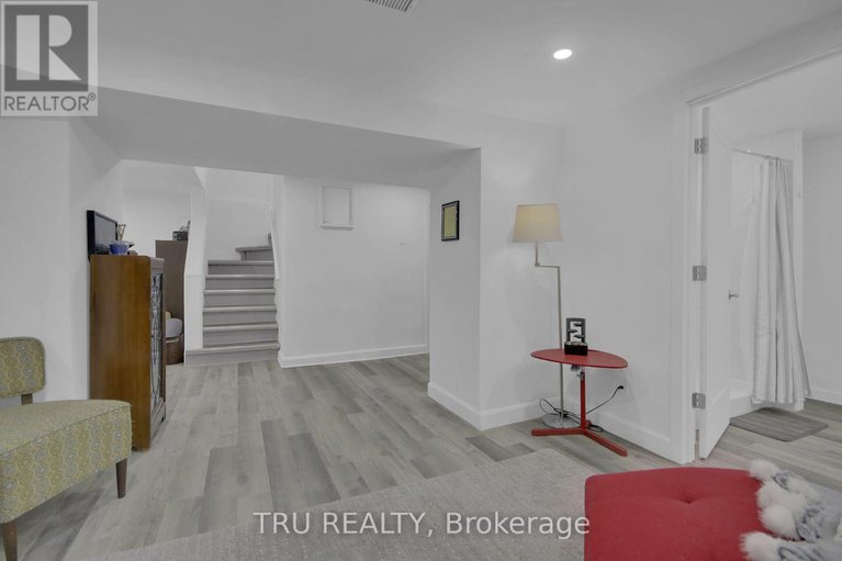 28250673/1311-laperriere-avenue/carlington/ottawa/ontario/K1Z7R9_31