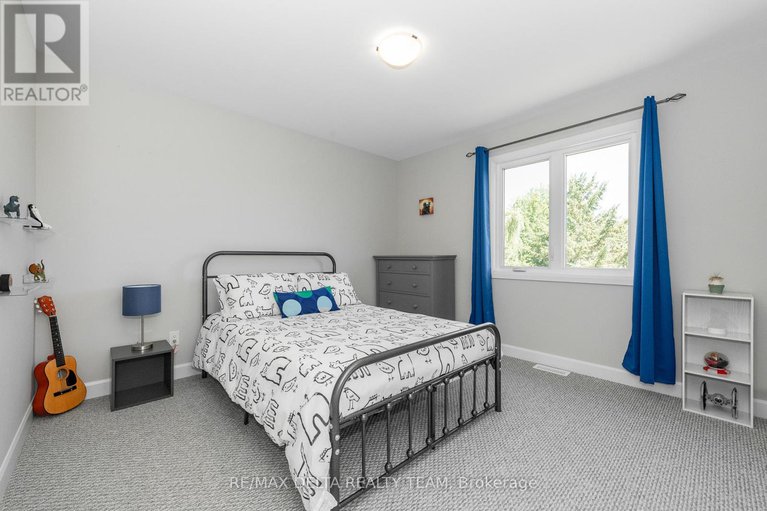 29328717/688-geneva-crescent/embrun/russell/ontario/K0A1W0_32