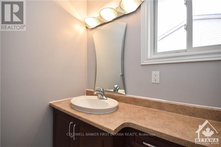28600094/1883-des-prairies-avenue/queenswood-heights-south/ottawa/ontario/K1E2R5_19