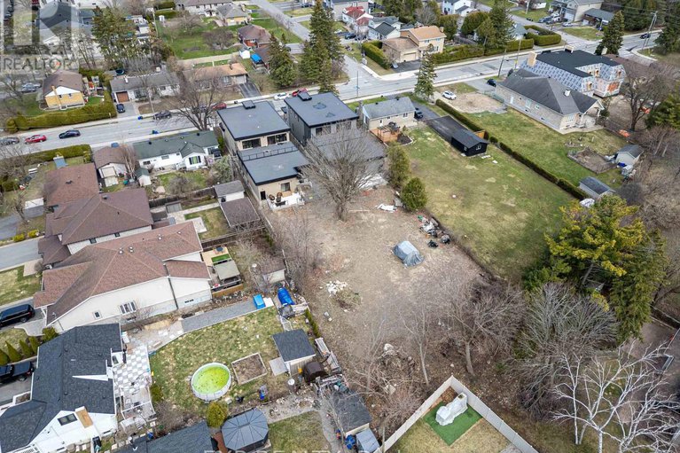 28996444/12a-viewmount-drive/meadowlandscrestview/ottawa/ontario/K2G1R5_46