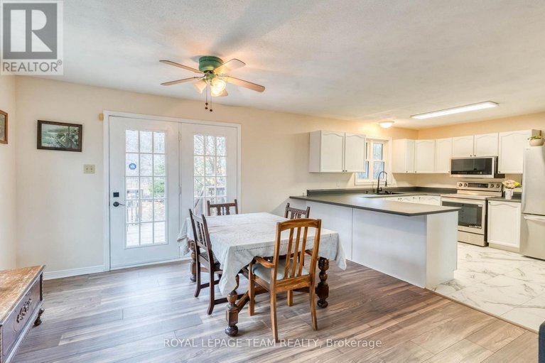 29612401/1255-old-perth-road/mississippi-mills-ramsay-twp/mississippi-mills/ontario/K0A1A0_9