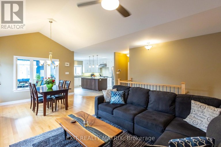 29600894/484-bruges-street/embrun/russell/ontario/K0A1W0_13