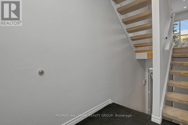 29492745/261-bruyere-street/lower-town/ottawa/ontario/K1N5E5_3