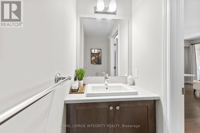 28756999/611-compass-street/mer-bleuebradley-estatesanderson-park/ottawa/ontario/K1W0J8_14
