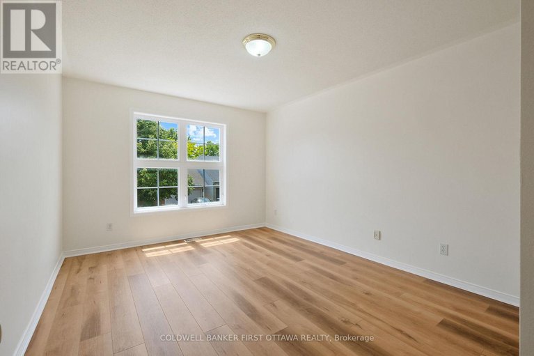 28482188/107-columbia-avenue/hunt-club/ottawa/ontario/K1V1Z3_31