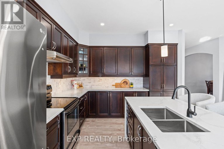 29385318/117-joshua-street/mer-bleuebradley-estatesanderson-park/ottawa/ontario/K1W0A4_17