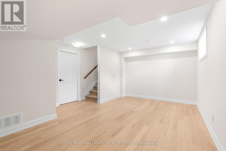 28711470/404-premiere-lane/town-of-rockland/clarence-rockland/ontario/K4K0M7_25