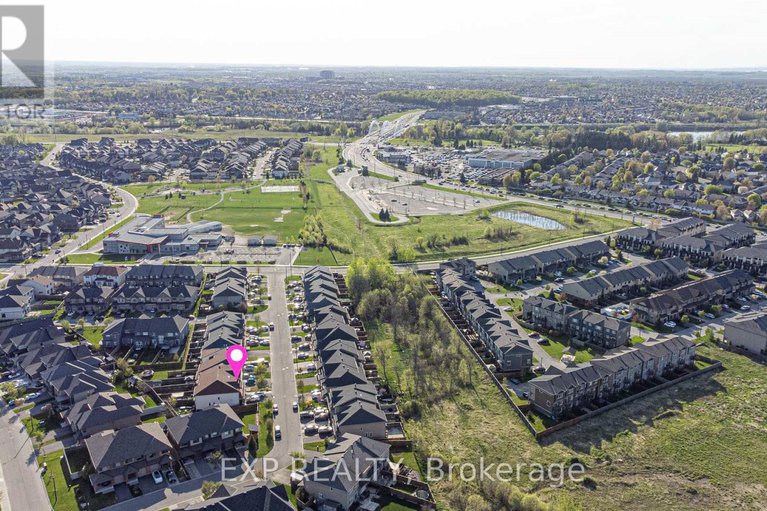 28585146/137-hawkeswood-drive/riverside-southgloucester-glen/ottawa/ontario/K4M0E6_5