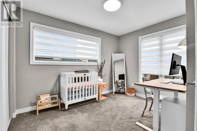 29064818/215-makadewa-private/cfb-rockcliffe-and-area/ottawa/ontario/K1K4Z9_26