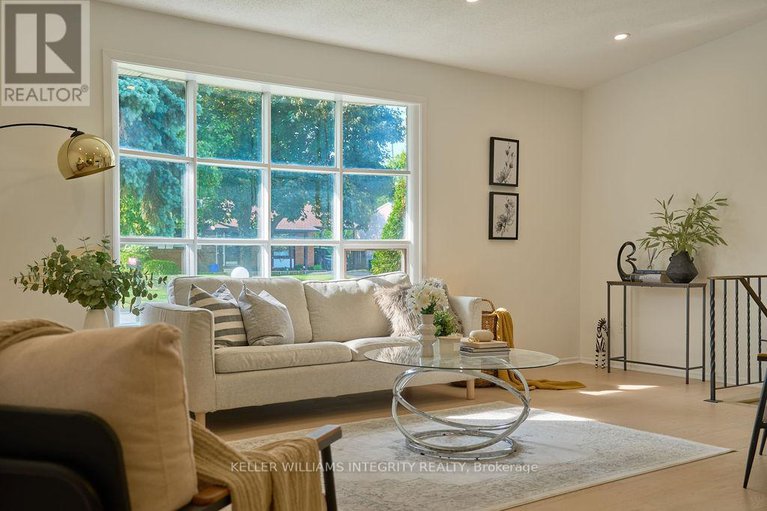 28490923/77-seabrooke-drive/glencairnhazeldean/ottawa/ontario/K2L2K4_11