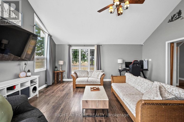 28736856/15365-ashburn-road/north-stormont-finch-twp/north-stormont/ontario/K0C1G0_11