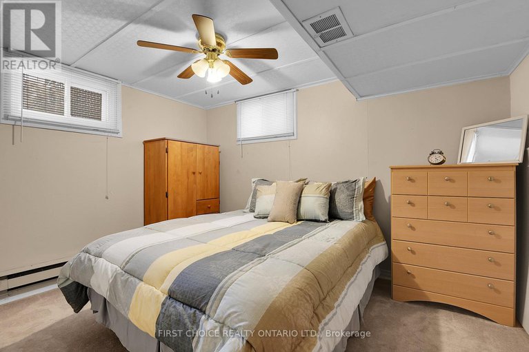 29205327/1366-kingston-avenue/carlington/ottawa/ontario/K1Z8L2_30