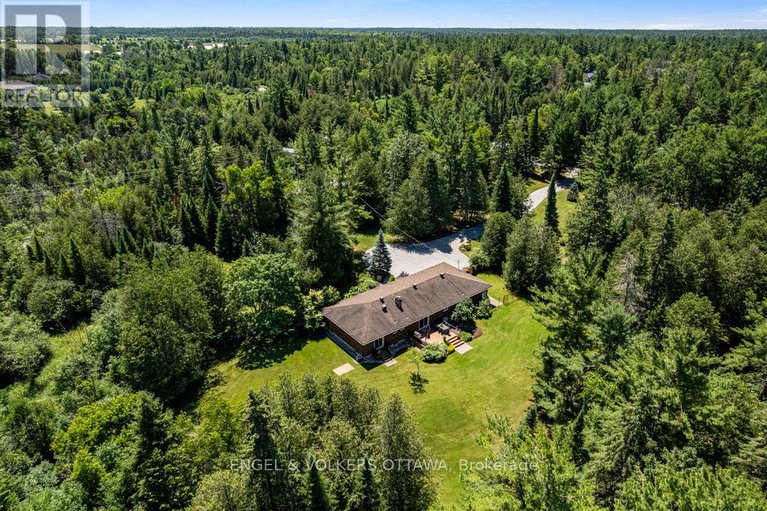 28654759/656-spruce-ridge-road/huntley-ward-south-west/ottawa/ontario/K0A1L0_4