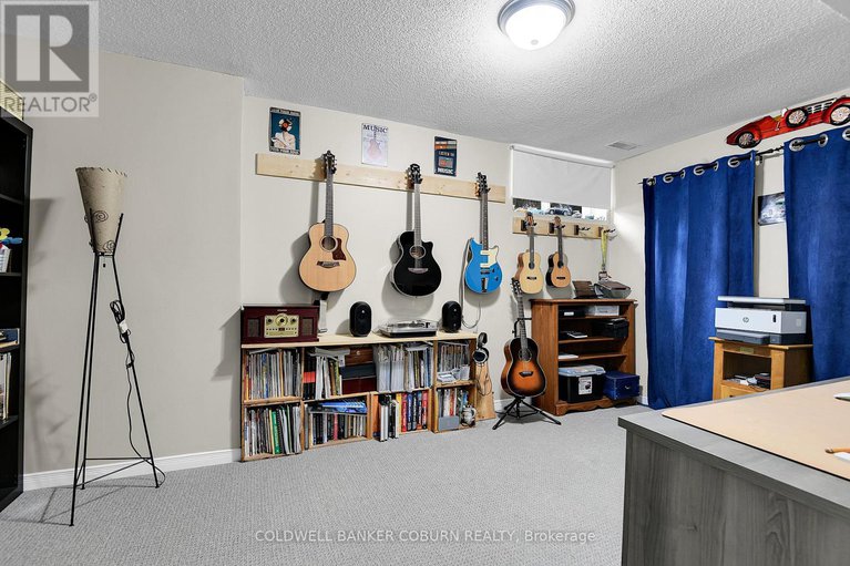 29348349/11-kimberly-avenue/north-grenville-twp-kemptville-east/north-grenville/ontario/K0G1J0_42