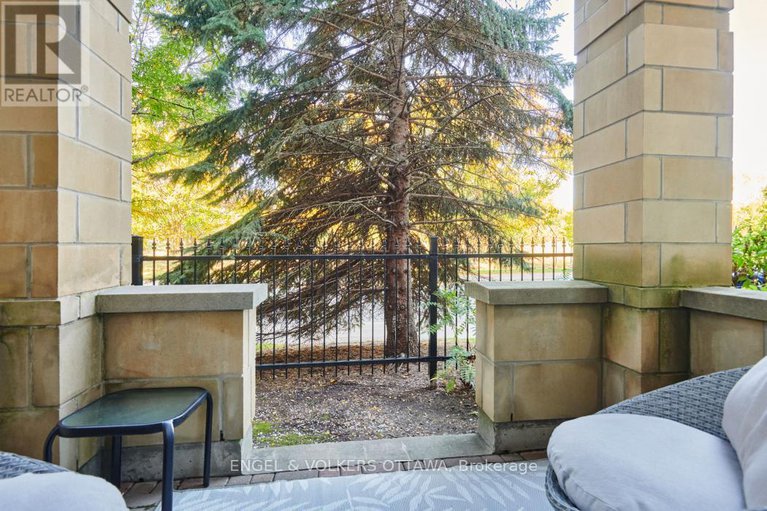 28934995/115-205-bolton-street/lower-townbyward-market/ottawa/ontario/K1N1K7_20