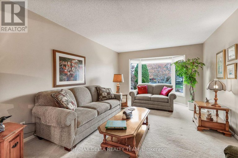 29126045/745-hauteview-crescent/fallingbrookridgemount/ottawa/ontario/K4A2B9_7