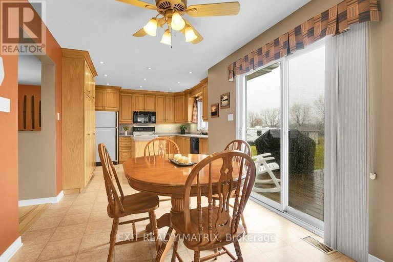 29619267/4717-mcneely-road/sarsfieldbearbrook/ottawa/ontario/K4B0J2_8