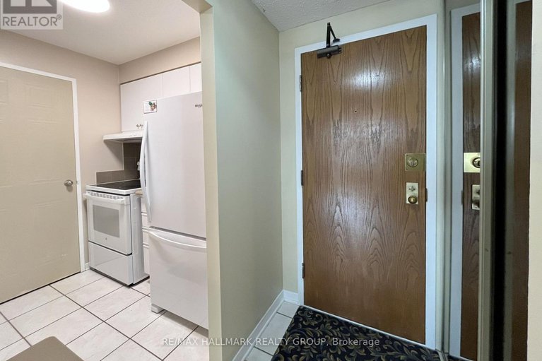 28237793/303-80-sandcastle-drive/leslie-park/ottawa/ontario/K2H9E7_2