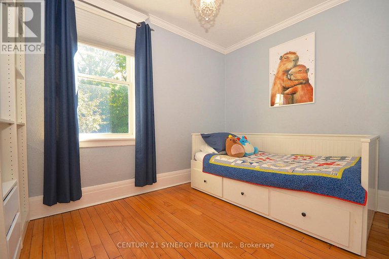 28811238/47-roslyn-avenue/old-ottawa-south/ottawa/ontario/K1S4W2_33