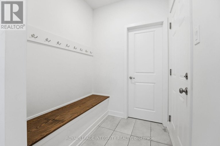 29145245/352-monticello-avenue/emerald-meadowstrailwest/ottawa/ontario/K2S2S5_7