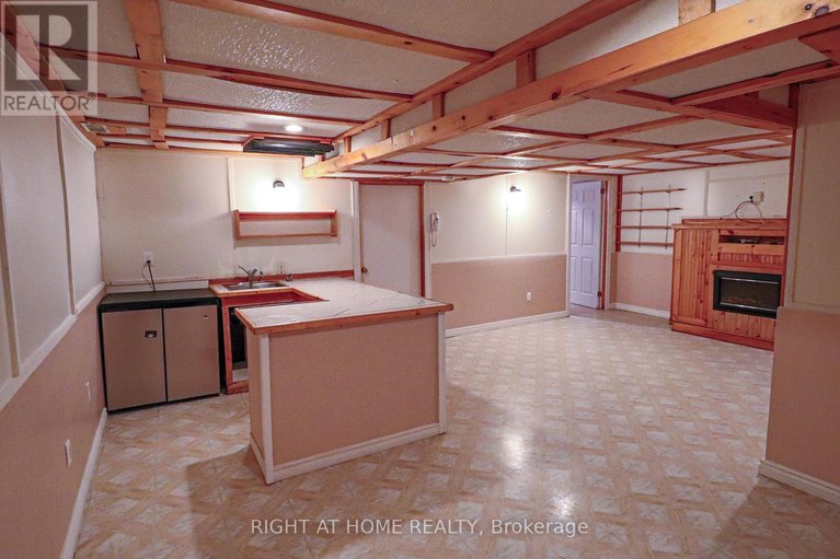 28688243/841-thorndale-drive/riverside-park-south/ottawa/ontario/K1V6Y1_20