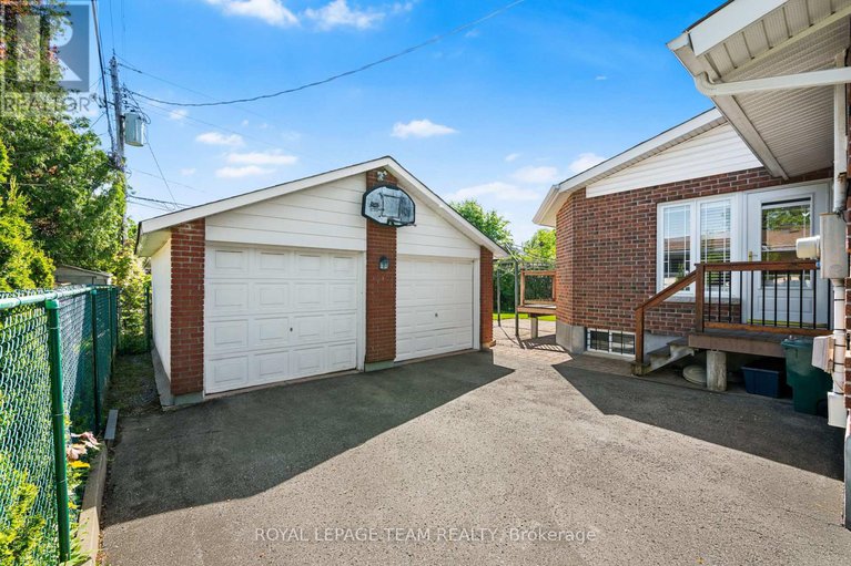 28386373/3-millbrook-crescent/city-viewskylinefisher-heightsparkwood-hills/ottawa/ontario/K2E5B6_31