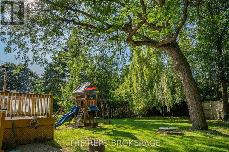 28788760/3062-upper-otterson-place/mooneys-bayrevelstoke/ottawa/ontario/K1V7B6_41
