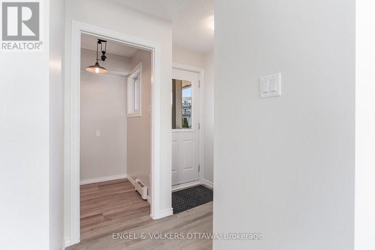 28138585/1504-tanguay-court/katimavik/ottawa/ontario/K2L3X8_7
