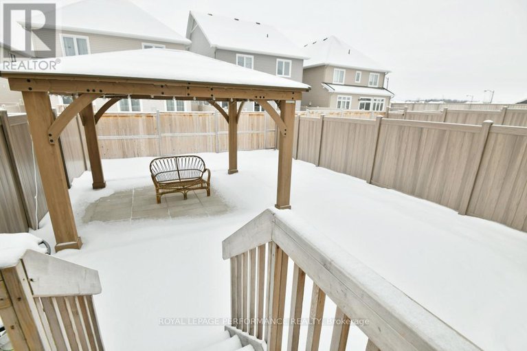 28971562/713-cap-diamant-way/camelot/ottawa/ontario/K4A1J6_30