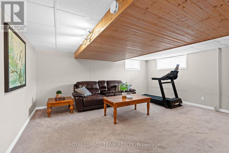 29124358/92-burnetts-grove-circle/pheasant-run/ottawa/ontario/K2J1N7_34