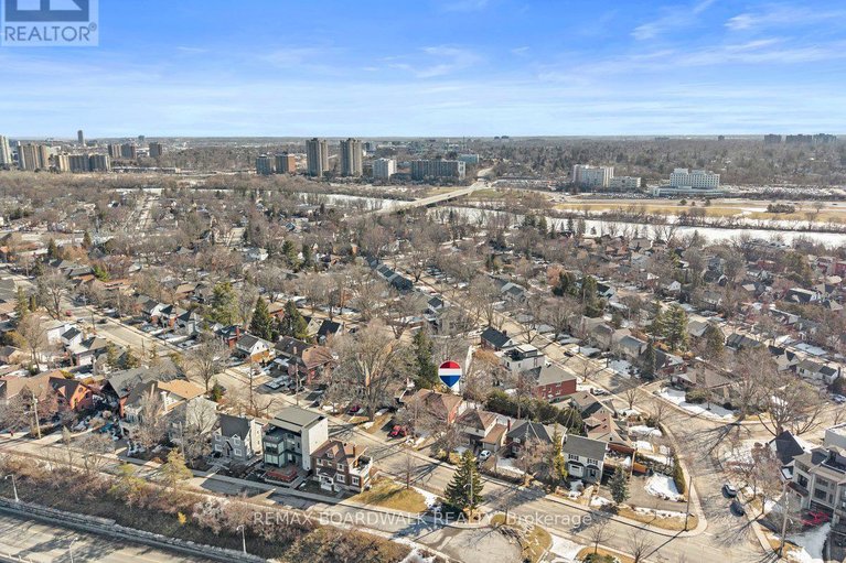 29467725/151-riverdale-avenue/old-ottawa-southrideau-gardens/ottawa/ontario/K1S1R1_11