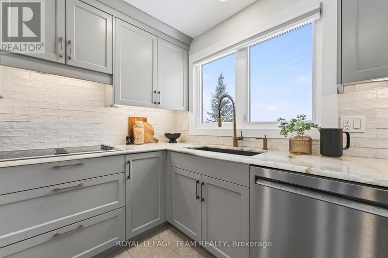 29302410/2690-hickson-crescent/redwood-park/ottawa/ontario/K2H6Y6_27