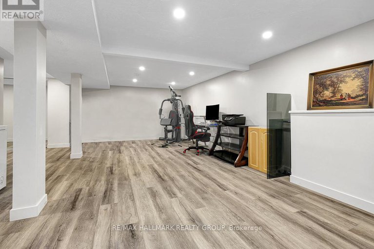 28460164/31-hilliard-avenue/city-viewskylinefisher-heightsparkwood-hills/ottawa/ontario/K2E6B9_35