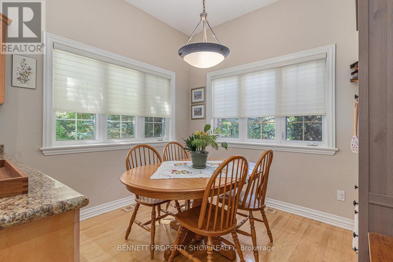 28752704/5-countryside-green/cedar-hillorchard-estates/ottawa/ontario/K2R1B5_9