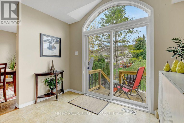 29023597/230-greenridge-street/chapel-hill/ottawa/ontario/K1C7R8_11