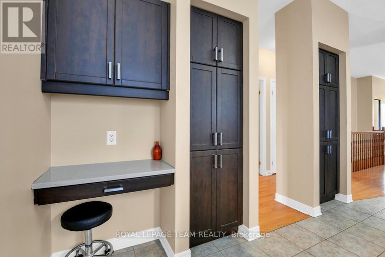28598951/1581-belleterre-street/orleanssunridge/ottawa/ontario/K1C7N5_10